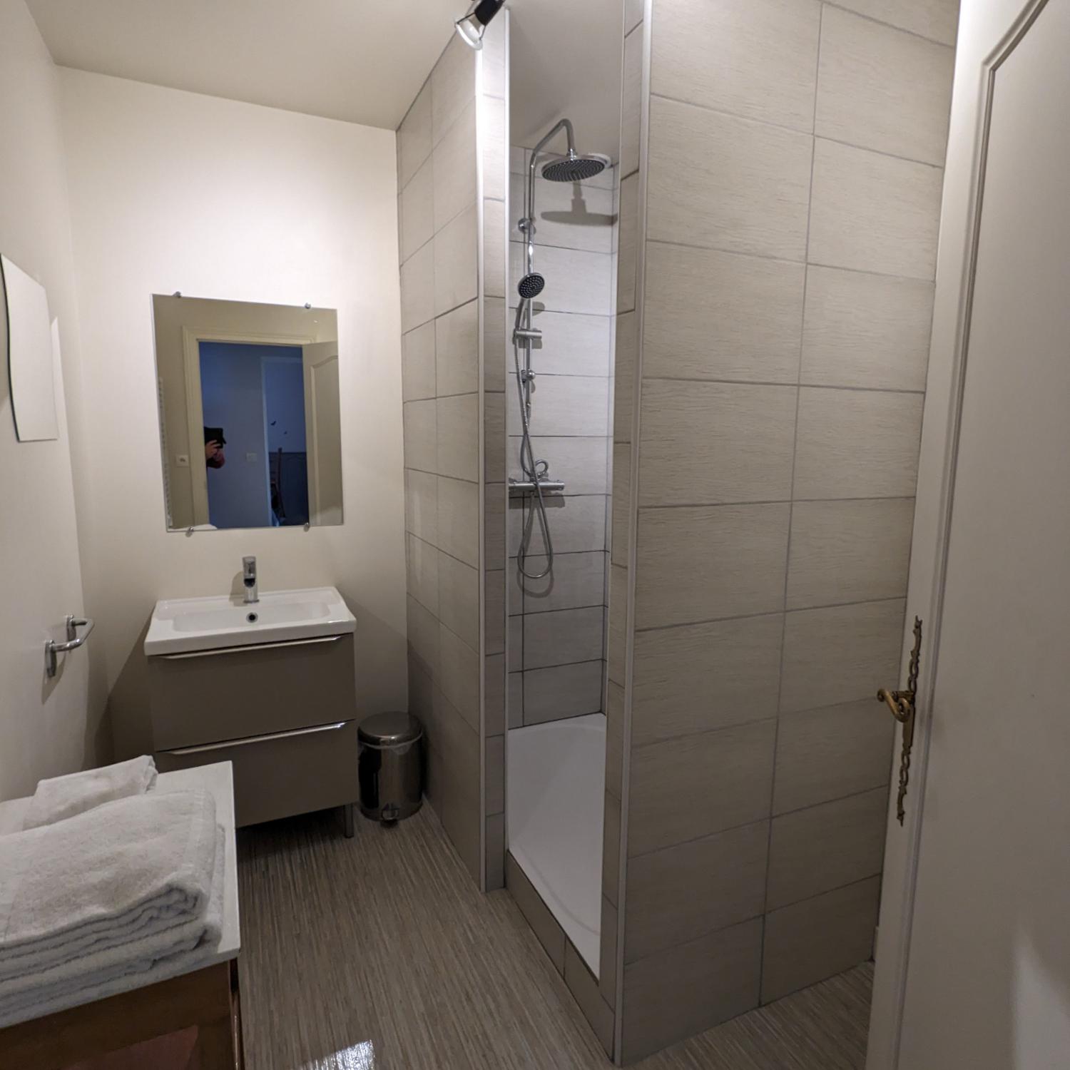 salle de bain avec douche 140*80